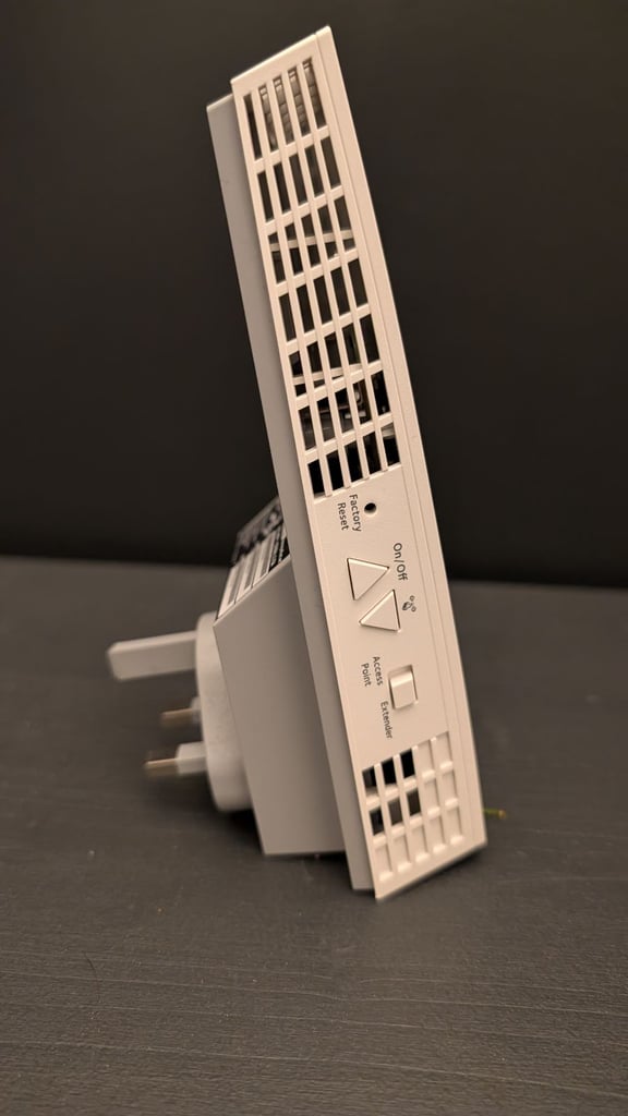 Internet booster device 