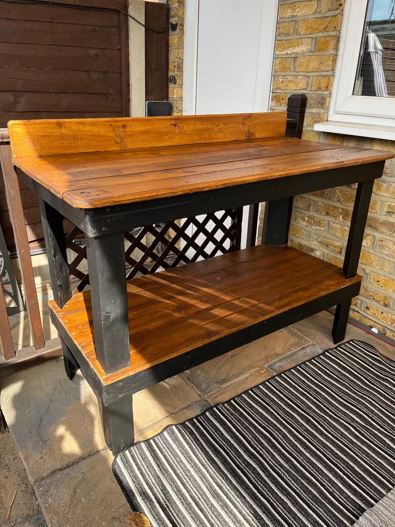 Garden work/potting bench or bbq side table / pizza table 