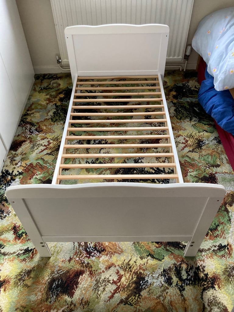 image for Cot / toddler bed