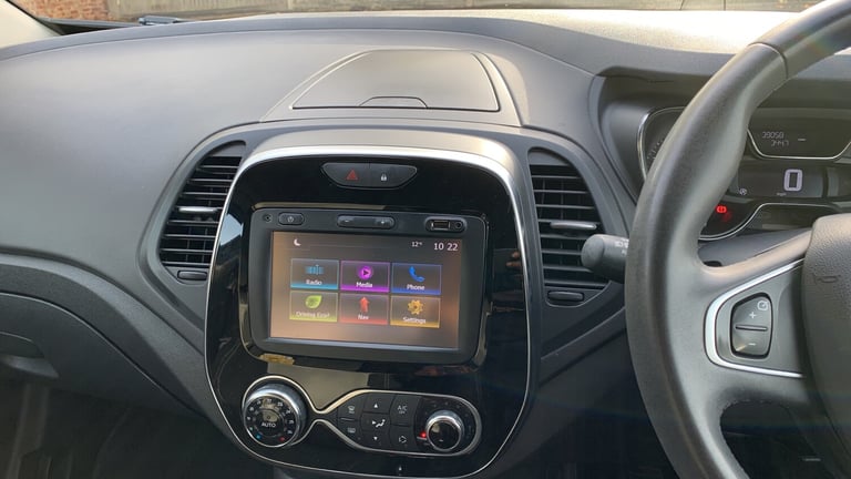 2018 Renault Captur 0.9 TCe ENERGY Iconic SUV 5dr Petrol Manual Euro 6 (s/s) (90 ps) SUV Petrol M...