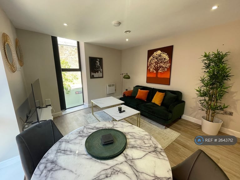 1 bedroom flat in Park Cross Street, Leeds, LS1 (1 bed) (#2643712)