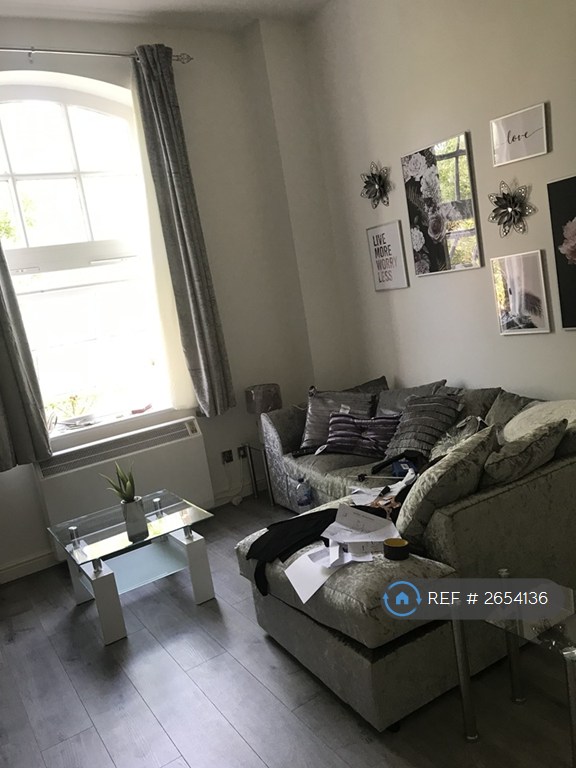 1 bedroom flat in Benson Court, Enfield, EN3 (1 bed) (#2654136)