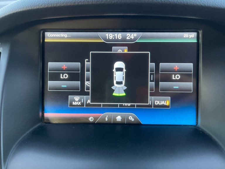 2015 Ford Focus TITANIUM 5-Door Petrol