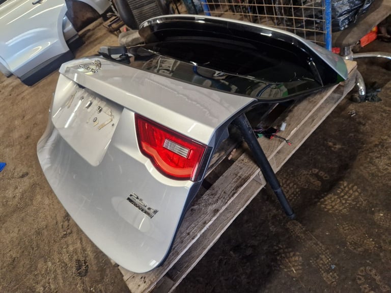 2016-2020 JAGUAR F PACE BOOTLID/TAILGATE IN SILVER