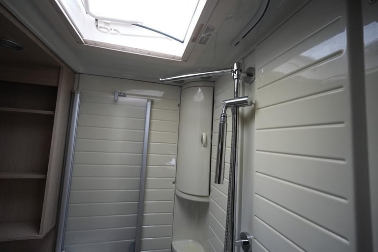 Burstner Ixeo Time it 585 FIAT 4 BERTH 4 TRAVEL SEAT MOTORHOME