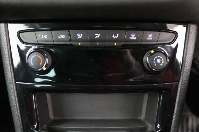 2020 Vauxhall Astra 1.5 Turbo D SRi VX-Line Nav 5dr Auto HATCHBACK DIESEL Automatic