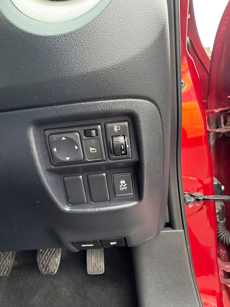 2011 Nissan Juke 1.6 Acenta Euro 5 5dr HATCHBACK Petrol Manual