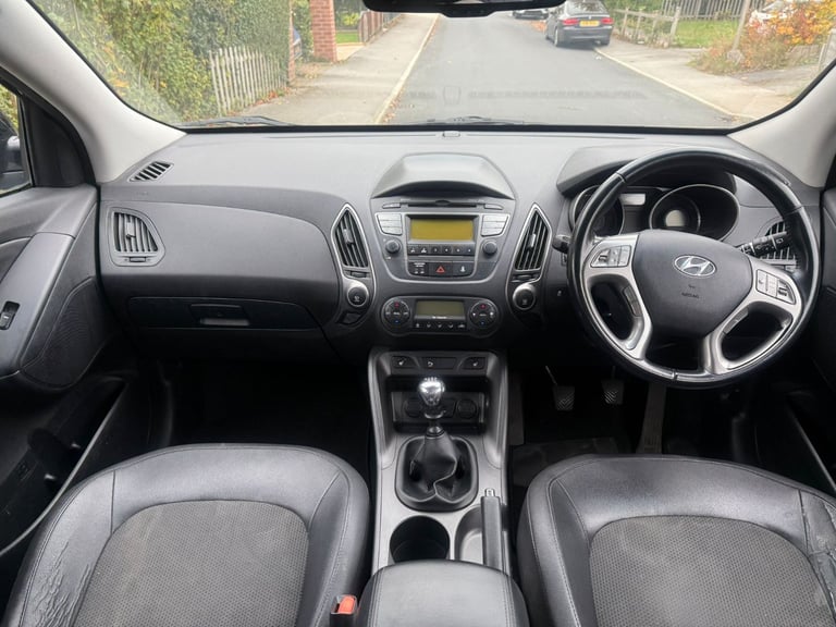 Hyundai ix35 SE1.7 CRDi SUV 2WD 5 Dr with Long MOT&Half Leather Heated Seats Full-Service History