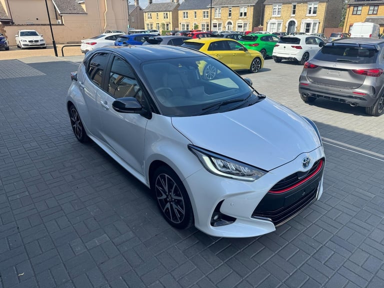 2022 Toyota Yaris 1.5 VVT-h Dynamic E-CVT Euro 6 (s/s) 5dr HATCHBACK Petrol/Electric Hybrid Autom...