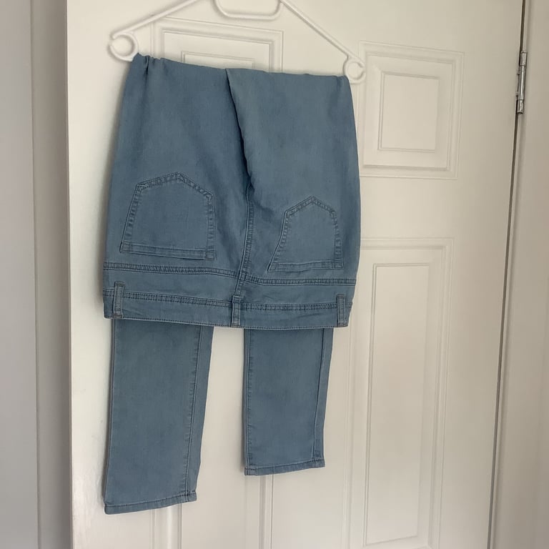 Reduced Buy all the clothing item as job lot Lady’s light colour jeans straight leg size 10