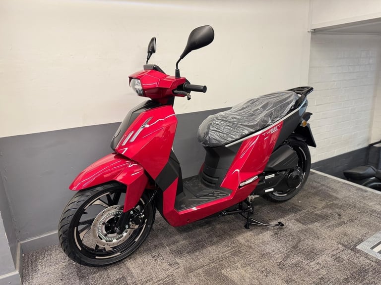 BRAND NEW 2025 PEUGEOT TWEET 125 SCOOTER LEARNER LEGAL MOPED DELIVERY