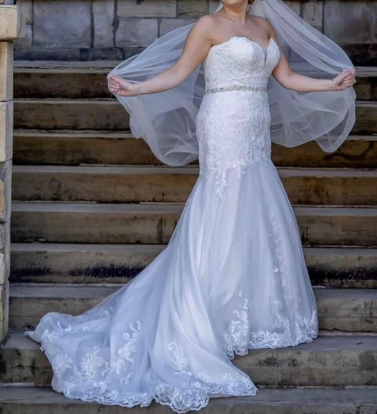 Wedding dress - wed2be