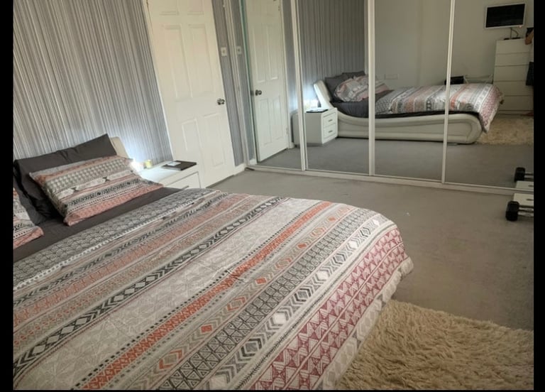 2 Rooms in 2 Bedroom Modern House 