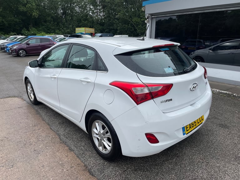 2015 Hyundai i30 1.6 CRDi Blue Drive SE Nav 5dr HATCHBACK Diesel Manual