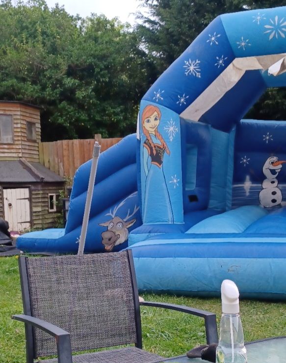 Bouncy castle/Slide 