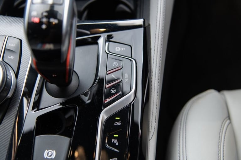 2018 BMW M5 4.4 V8 Saloon 4dr Petrol Steptronic xDrive Euro 6 (s/s) (600 ps) Saloon Petrol Automatic