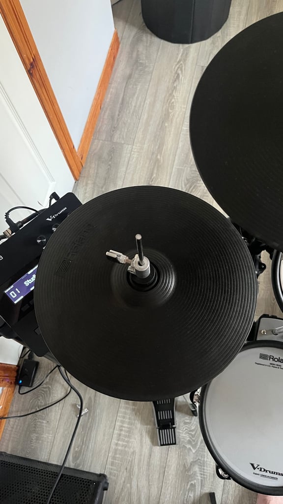 Roland TD-27KV Electronic Drum Kit – Excellent Condition, Includes Amp & Throne