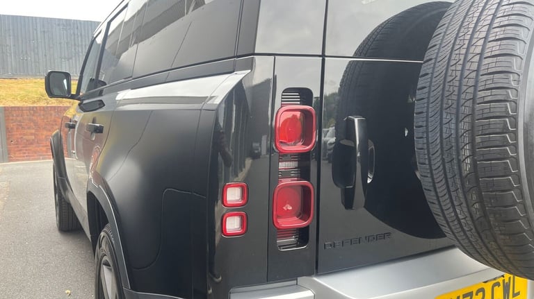 2023 Land Rover Defender 3.0 D250 Hard Top SE Auto PANEL VAN DIESEL Automatic