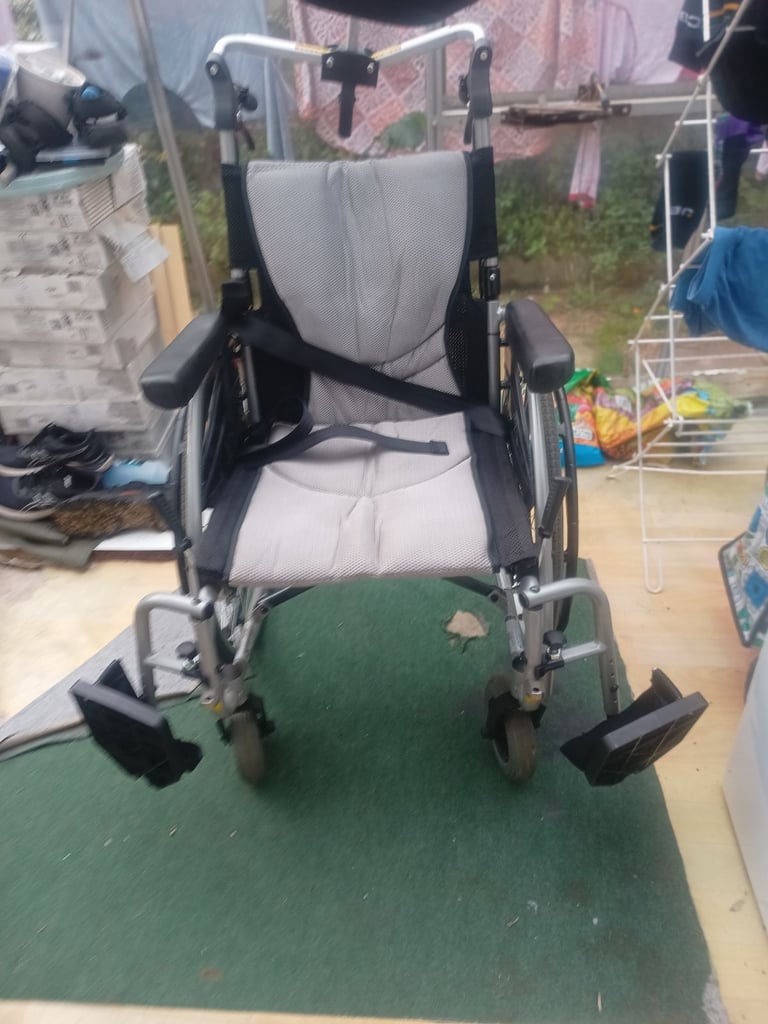 KARMA LIGHTWEIGHTFOLDING WHEELCHAIR AS NEW TOP OF THE RANGE