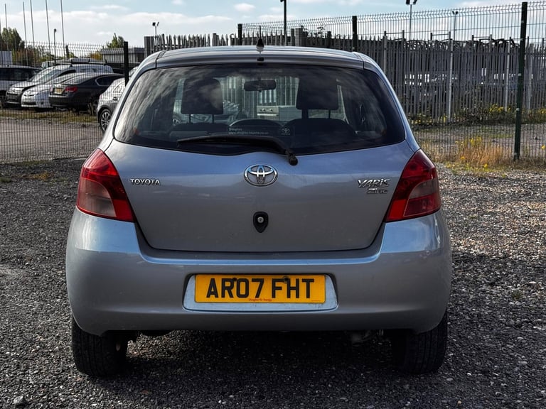 Toyota Yaris 1.3 VVT-i Zinc Hatchback 5dr Petrol Manual (141 g/km, 85 bhp) Petrol Manual