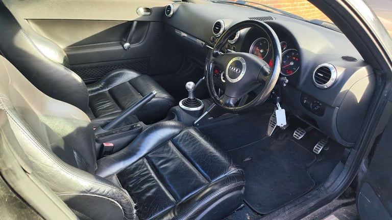 Audi TT 1.8 T 225 Quattro MK1 (May 26 mot)