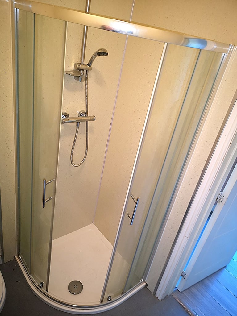 Ensuite DSS only shared house - fantastic place, 6 x ensuites. Not to be missed!