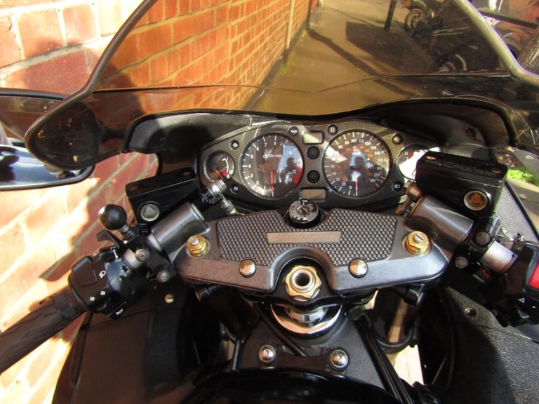 SUZUKI GSX1300 HAYABUSA * VERY LOW MILES 11000 *2 FORMER KEEPERS* WOW *