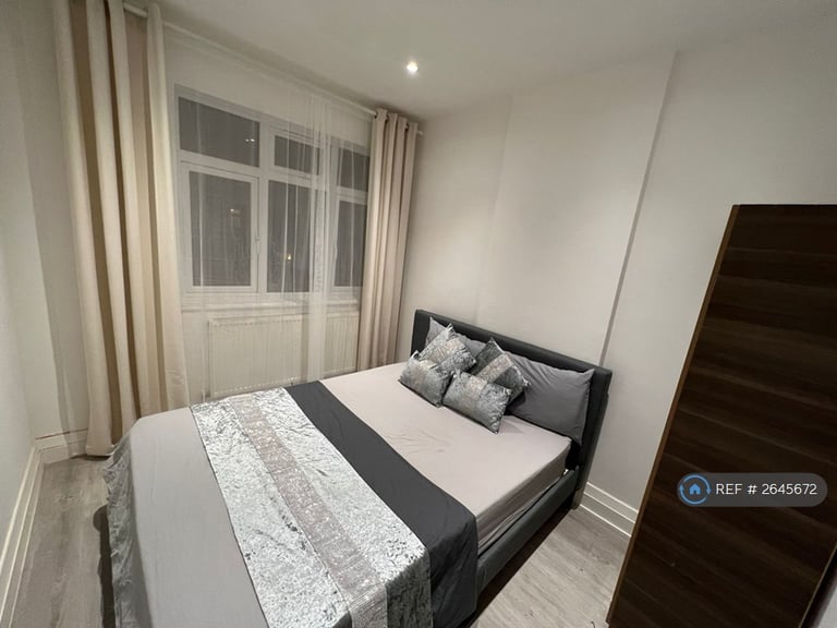 1 bedroom in Sunset Road, London, SE5 (#2645672)