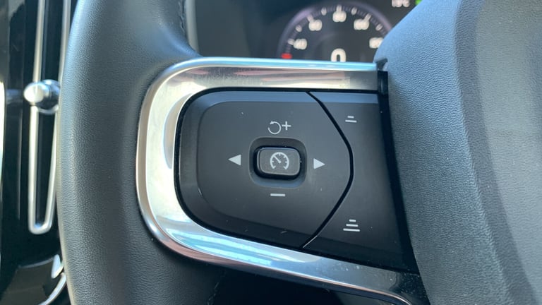 2022 Volvo XC40 1.5h T5 Recharge 10.7kWh Ultimate Bright SUV 5dr Petrol Plug-in Hybrid Auto SUV H...