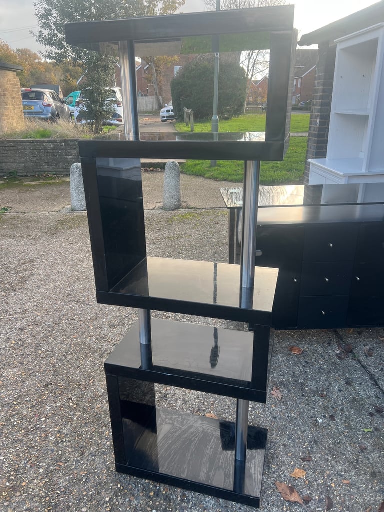 Freestanding tall Black Hi-Gloss Shelf unit