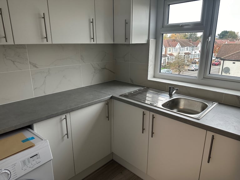A one bedroom Studio is available to rent in Greenford UB6