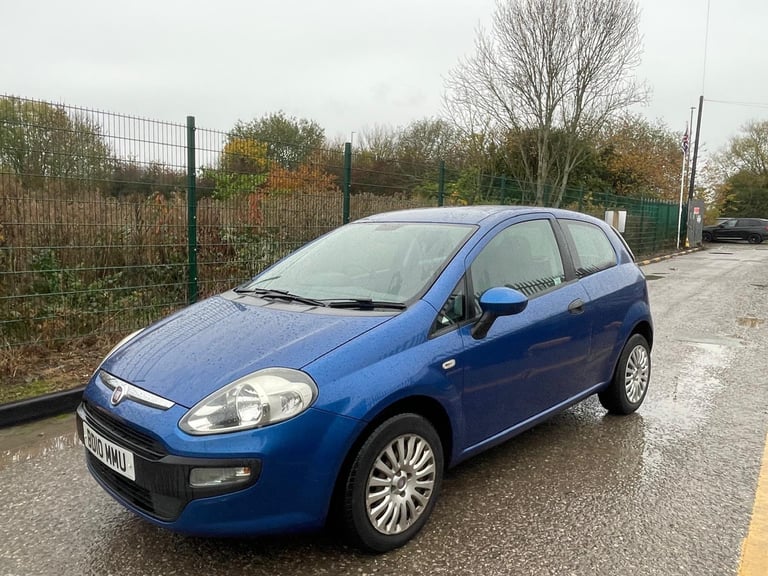 FIAT PUNTO EVO 1.4 ACTIVE 10 REG BLUE 3 DOOR MOT JANUARY 9TH 2026 LOW INSURANCE 48+MPG