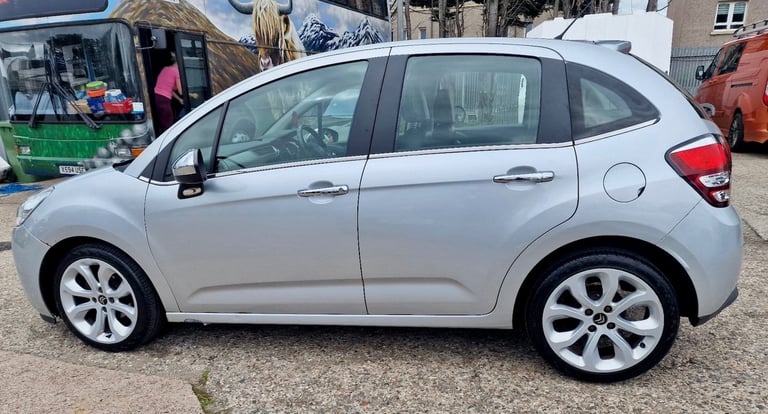 2014 CITROEN C3 SELECTION VTI 1.2 PETROL, 5 DOOR, 1 YEAR MOT, £20/YEAR ROAD TAX.