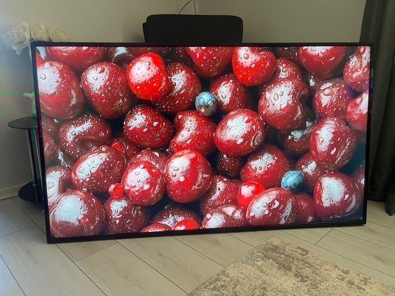 electriQ 65” 4K UHD HDR10 LED Smart LED TV in Great Condition