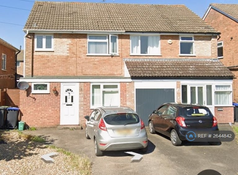 image for 3 bedroom house in Hazel Close, Leamington Spa, CV32 (3 bed) (#2644842)