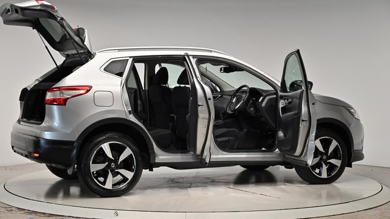 2015 Nissan Qashqai 1.6 dCi n-tec+ XTRON 2WD Euro 6 (s/s) 5dr HATCHBACK Diesel Automatic