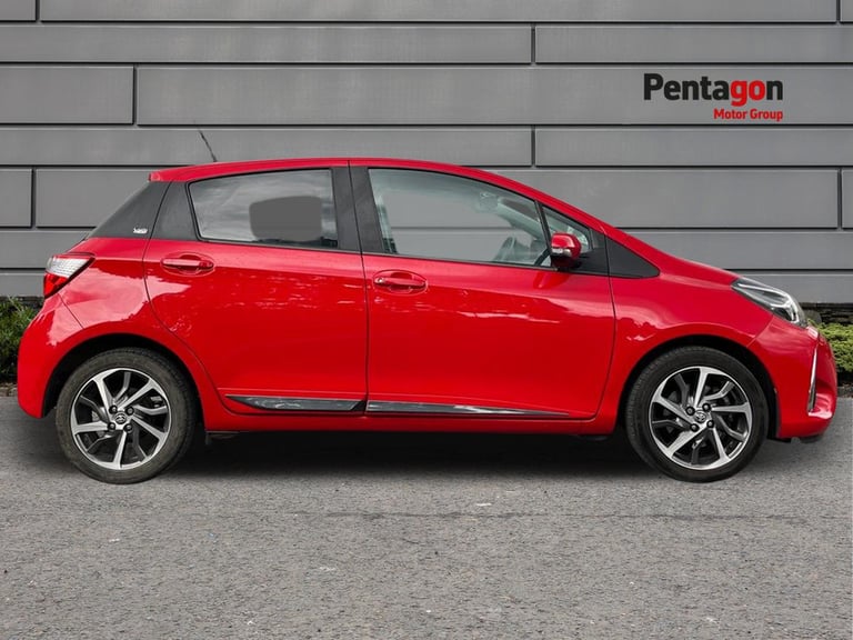  Toyota Yaris 1.5 Vvt I Y20 Bi Tone Hatchback 5dr Petrol Manual Euro 6 111 Ps