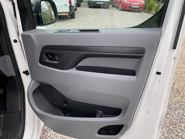 2019 Peugeot Expert 2.0 BlueHDi 1400 Professional Standard Panel Van MWB Euro 6 (s/s) 6dr PANEL V...