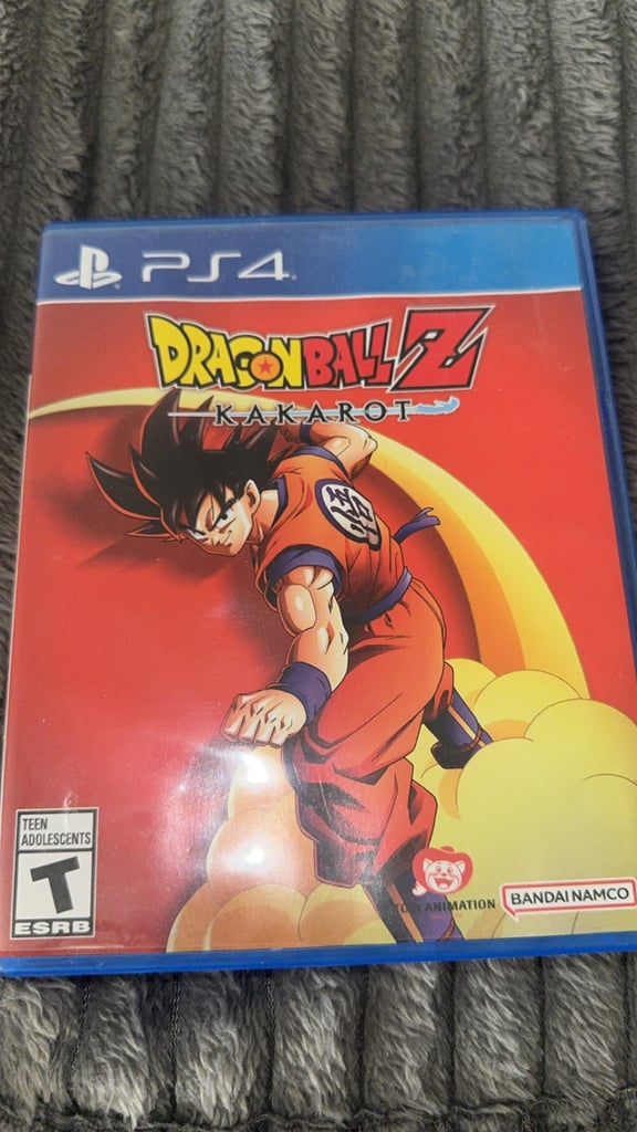 PS4 slim, 1 controller, 7 games, hdmi cable 