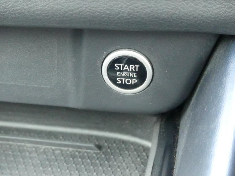 2022 Nissan Qashqai 1.3 DiG-T MH 158 Tekna 5dr Xtronic HATCHBACK PETROL Automatic