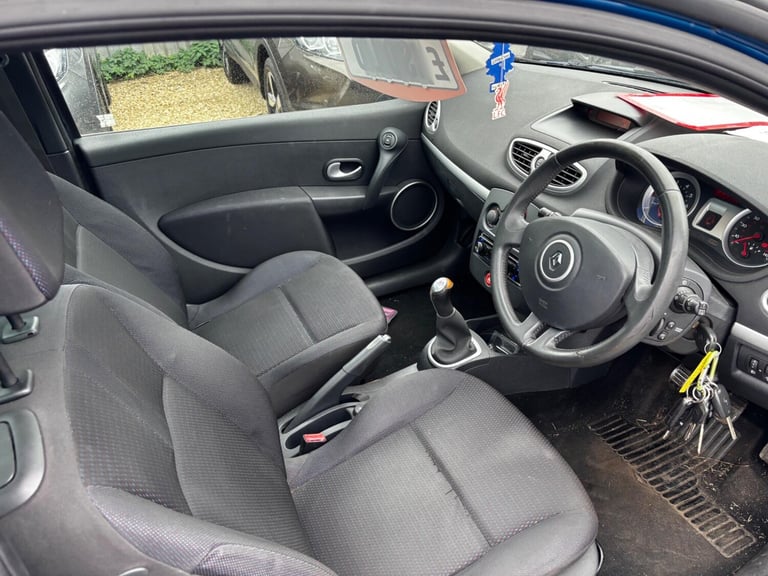 2007 Renault Clio 1.4 16v Dynamique S 3dr HATCHBACK Petrol Manual