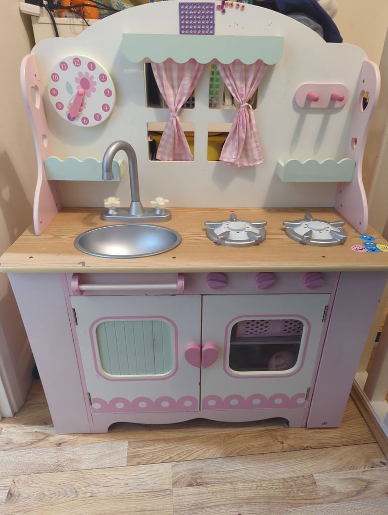 Girls kitchen