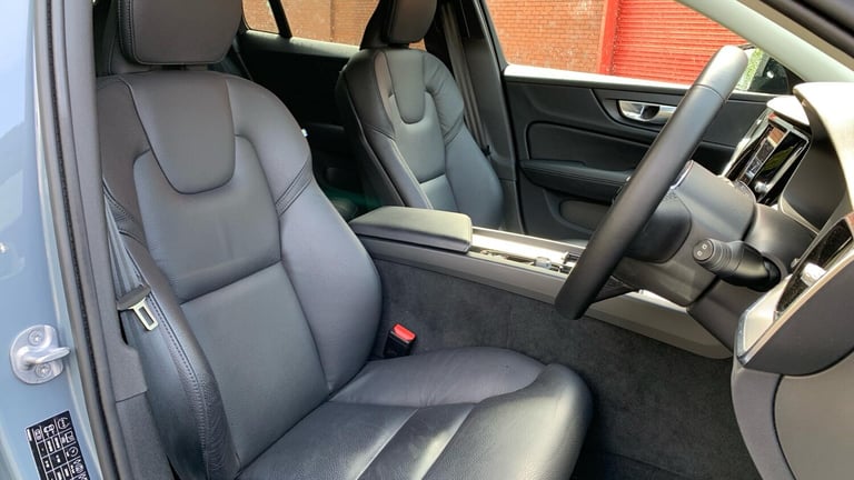 2023 Volvo V60 2.0 B4 MHEV Plus DCT Auto Euro 6 (s/s) 5dr ESTATE Petrol/Electric Hybrid Automatic