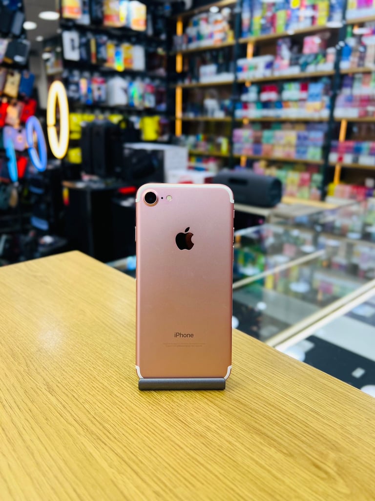 iPhone 7 128Gb Rose Gold Color unlocked with warranty. 