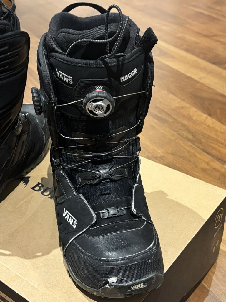 🏂 Vans Snowboard Boots – Male Size US 10 / UK 9  (Fits Shoe Size UK 7-8.5) - £25