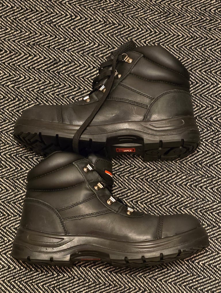 Brand new tuf xt size 8