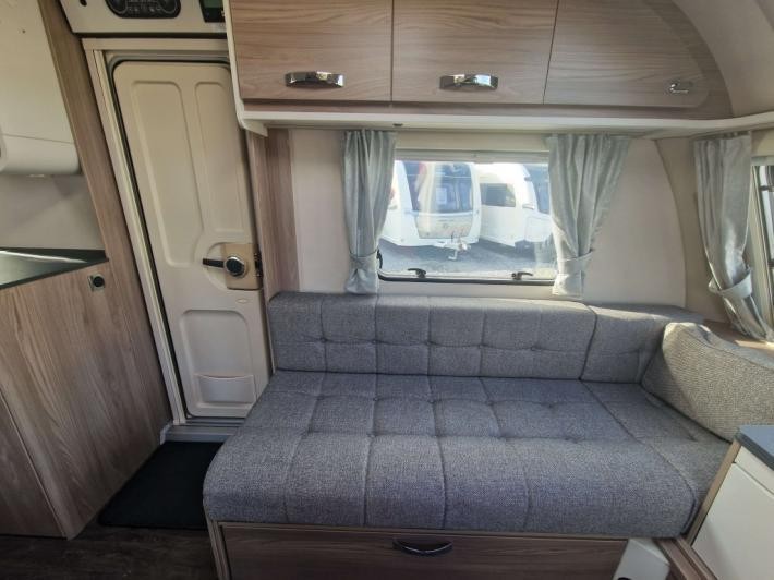 2023 Sprite Quattro FB Used Caravan