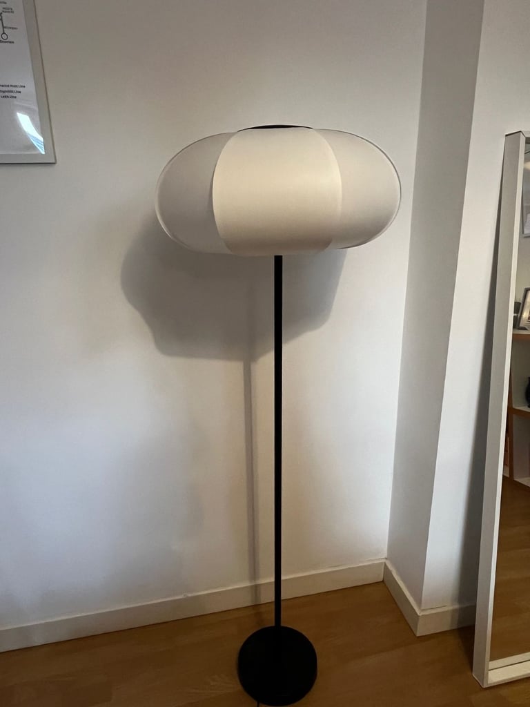 Standing Floor Lamp - Great Condition