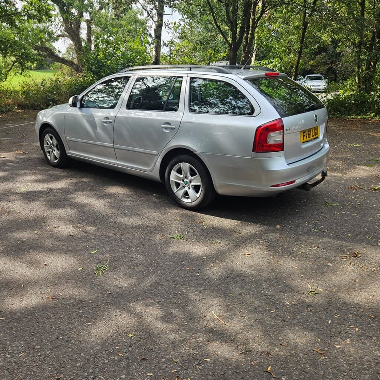 Skoda, OCTAVIA, Estate, 2011, Manual, 1598 (cc), 5 doors