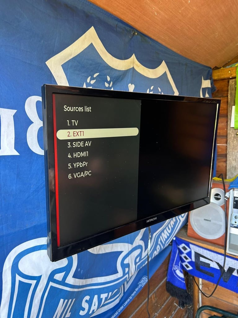 Hitachi 22 inch HD TV 